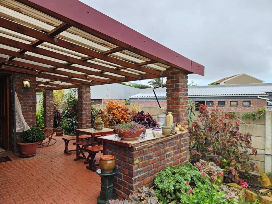 3 Bedroom Property for Sale in Jeffreys Bay Central Eastern Cape